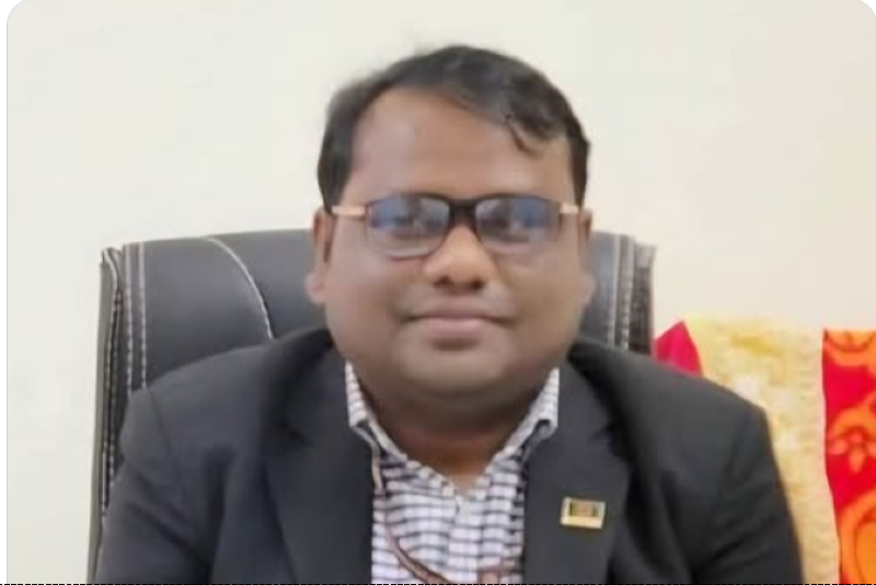 IU alumnus and sub-registrar Miroz No More