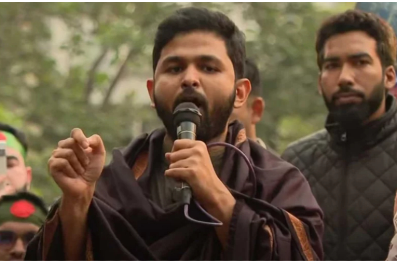 Police Clash with Inqilab Mancha Protesters in Dhaka; Multiple Injuries Reported