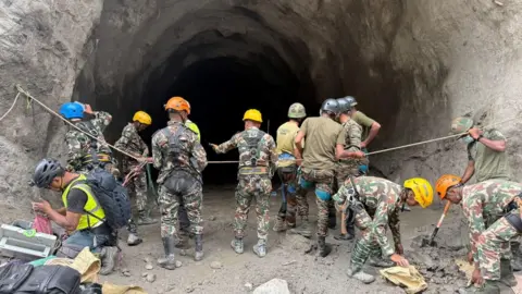 Nepal Flood Death Toll Tops 1,000 as Hundreds Remain Trapped Underground